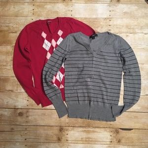 EUC bundle of v-neck sweaters